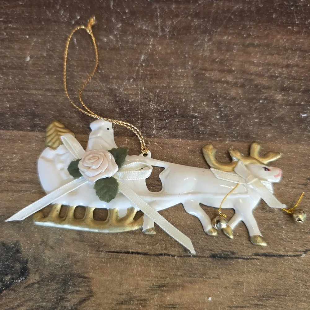 Santa Sleigh Christmas Ornament White‎ Gold Tone Bells Old Style Folk Art Metal